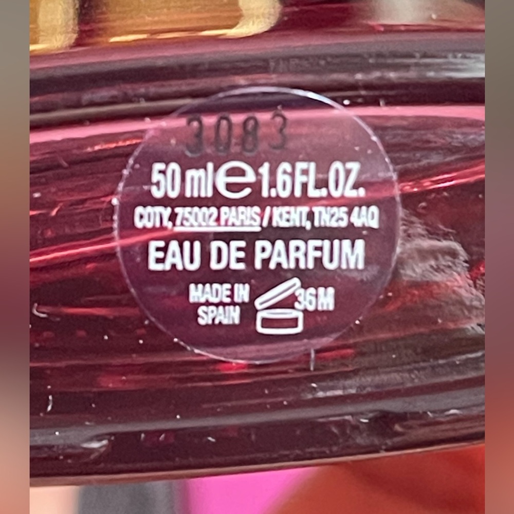 Gucci guilty  absolute Eau de Parfum (50 ml) - Picture 2 of 4